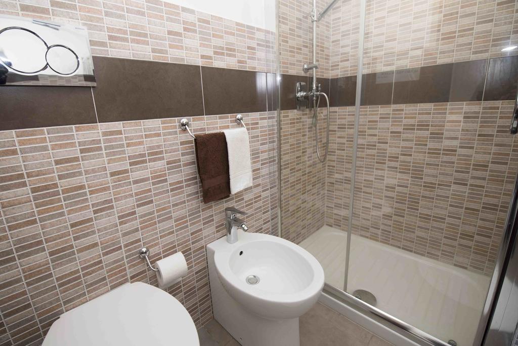Bed And Breakfast Alberini Noto Luaran gambar